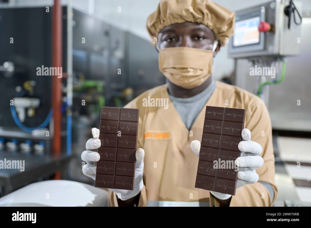 GHANA, village Amanese, cocoa processing, chocolate factory fairafric