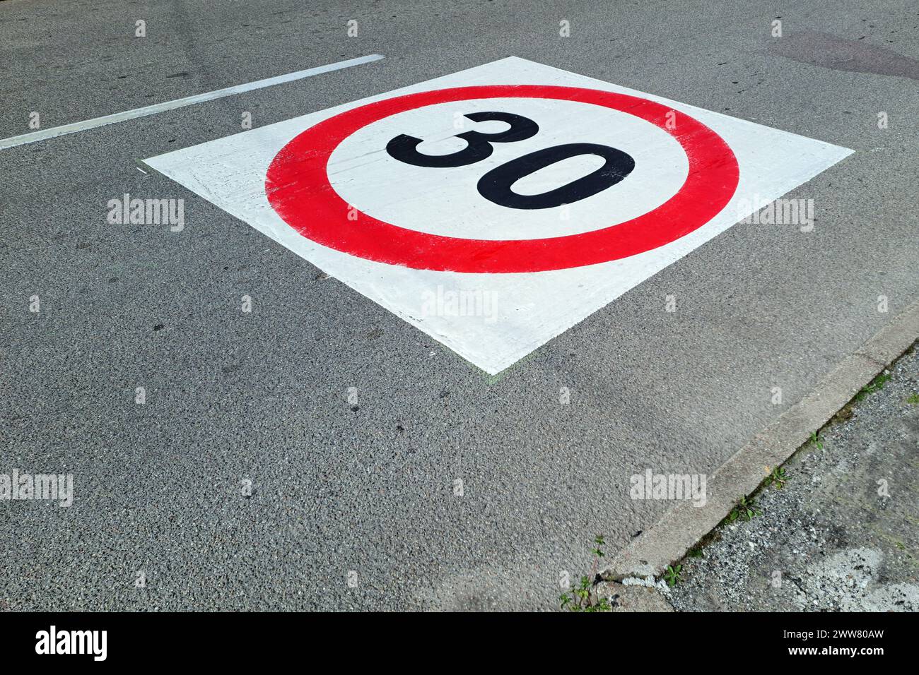 italy-lombardy-march-2024-forbidden-to-circulate-more-than-30