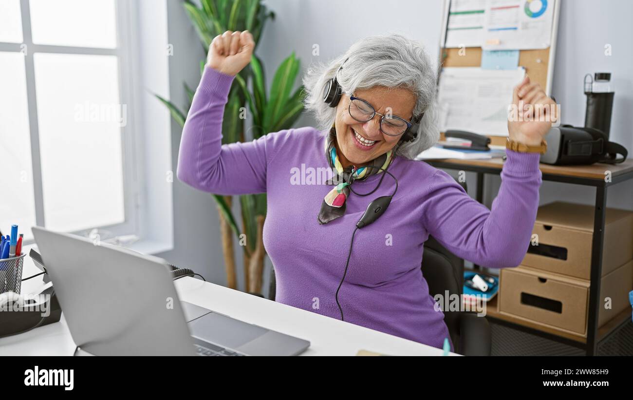 Elderly woman grey purple hair hi-res stock photography and images - Alamy