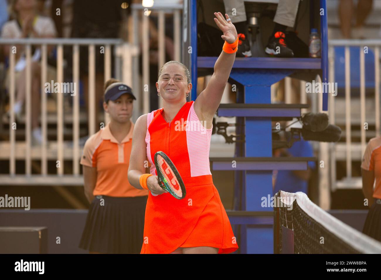 MIAMI GARDENS, FLORIDA - MARCH 21: Jelena Ostapenko of Latvia waves to the crowd on Day 6 of the Miami Open at Hard Rock Stadium on March 21, 2024 in Miami Gardens, Florida. (Photo by Mauricio Paiz) Stock Photo