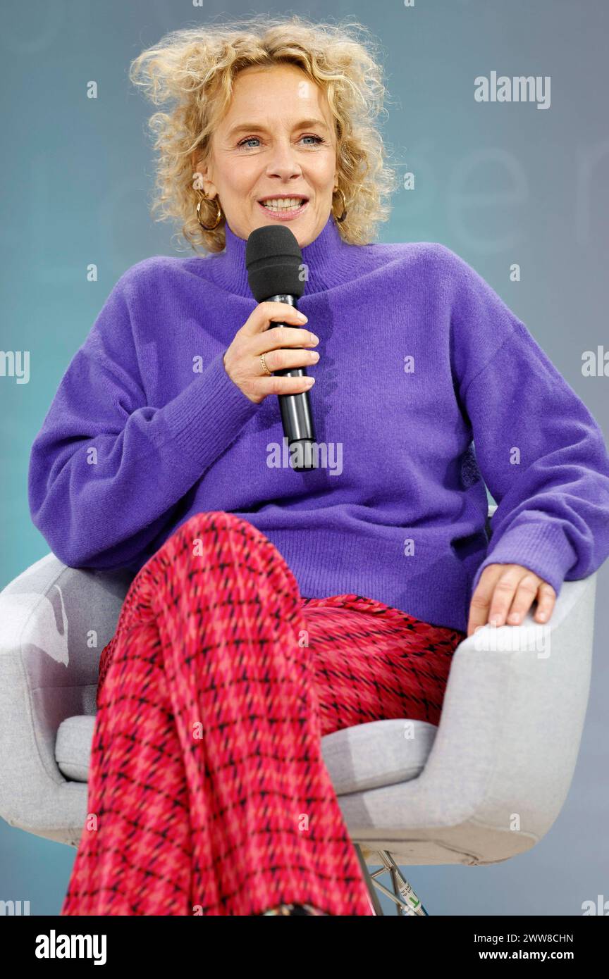 Katja Riemann im Gespräch zu ihrem Buch Zeit der Zäune auf der ARD, ZDF