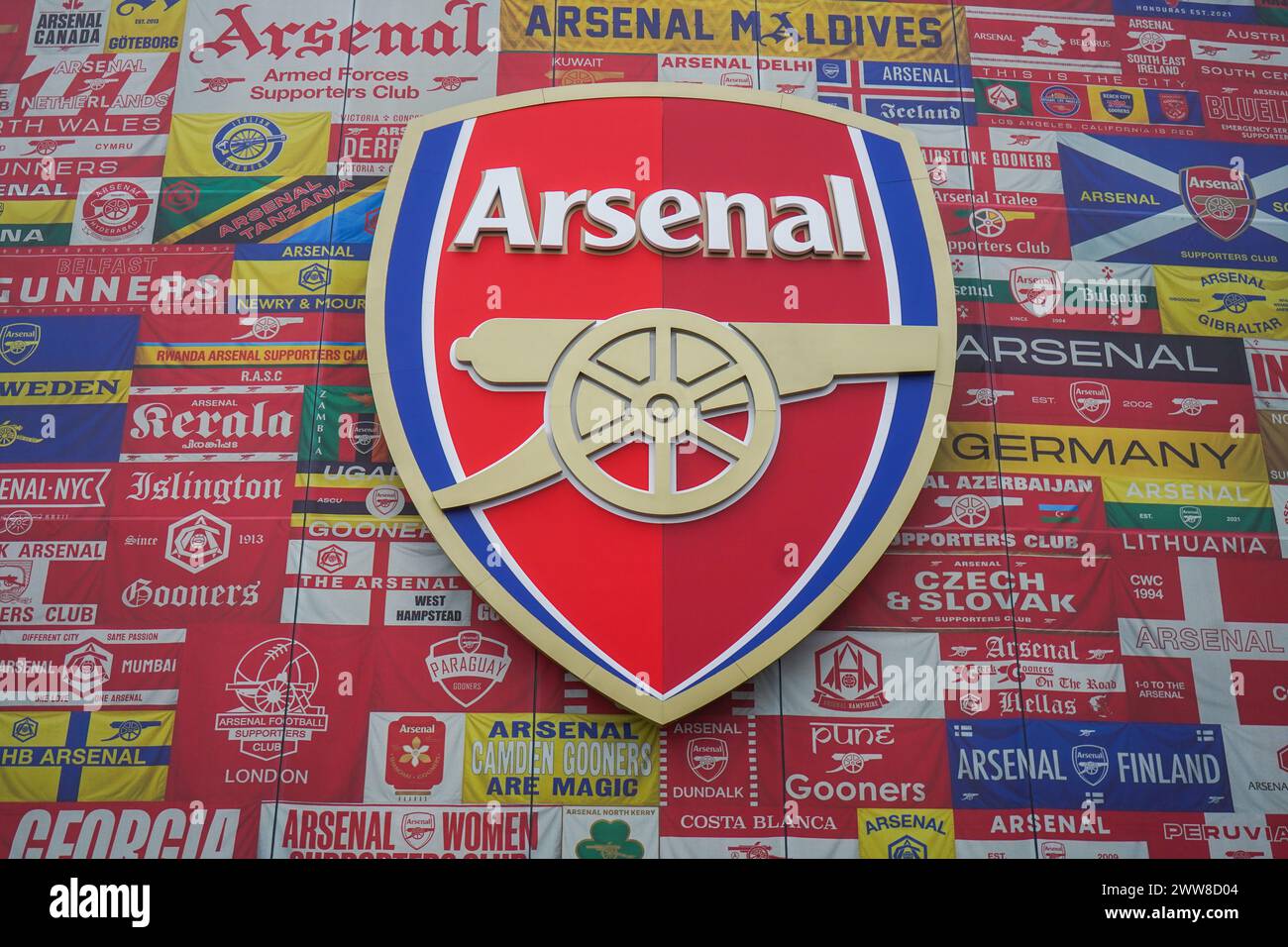 Arsenal Football Club crest, Arsenal Emirates Stadium, North London Stock Photo