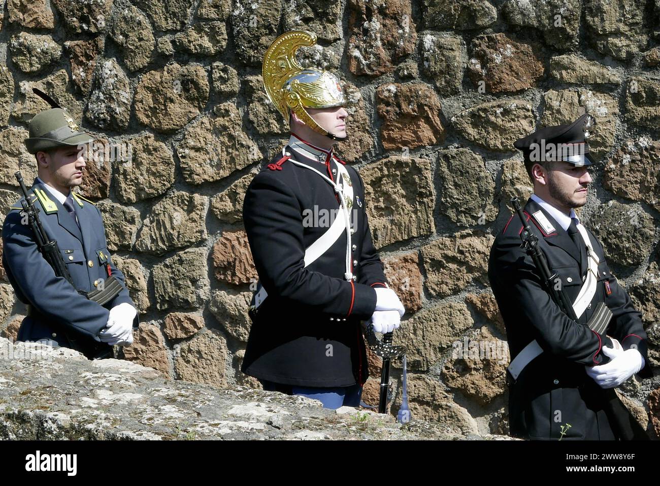 Law enforcement pay hommage to victims of Nazi-fascism on the Eighty ...