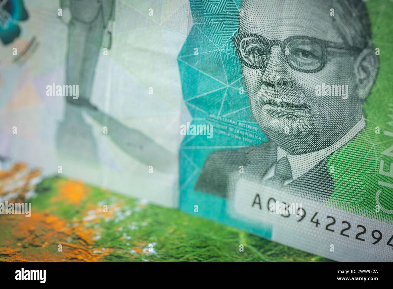 100 pesos hi-res stock photography and images - Page 3 - Alamy