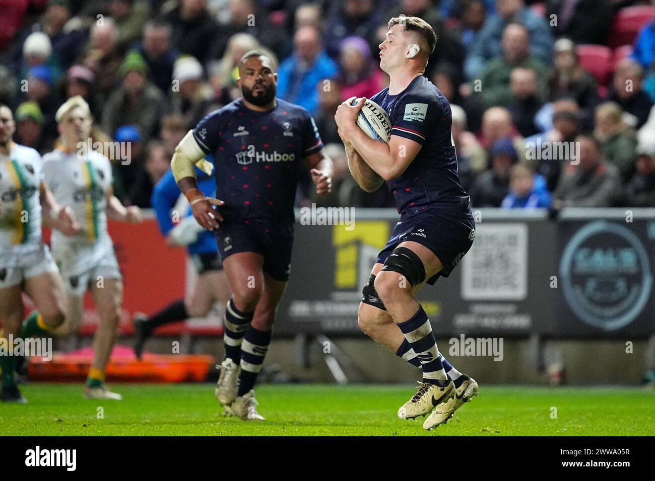 Magnus Bradbury of Bristol Bears catches the ball during the Gallagher ...