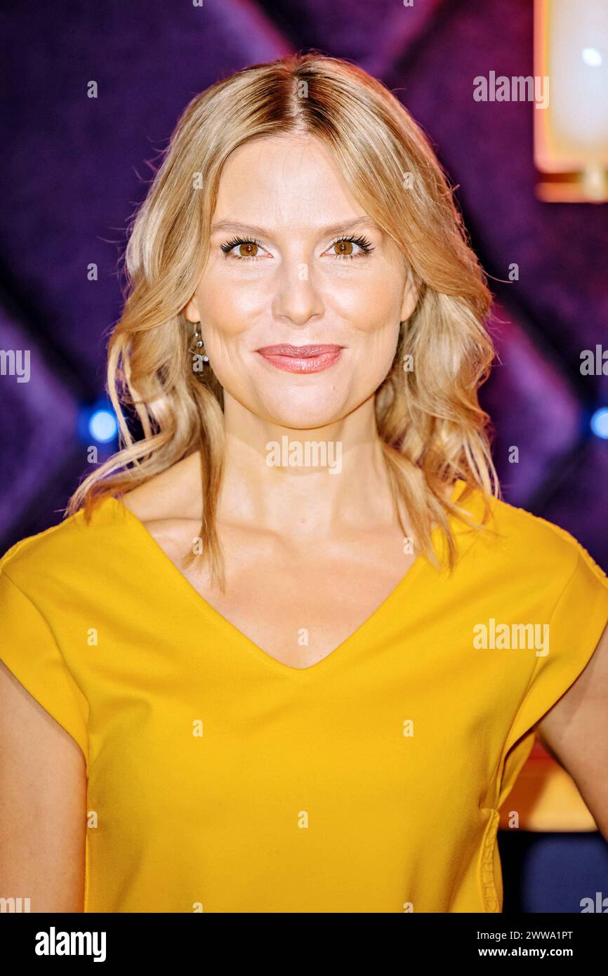 MDR Riverboat. Ärztin und Moderatorin Dr. Julia Fischer anläßlich der Aufzeichnung der MDR