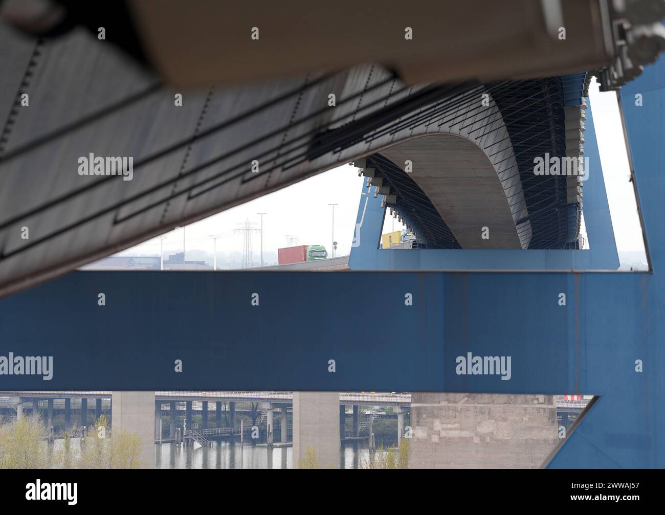 PRODUCTION - 21 March 2024, Hamburg: View of the steel bridge section ...