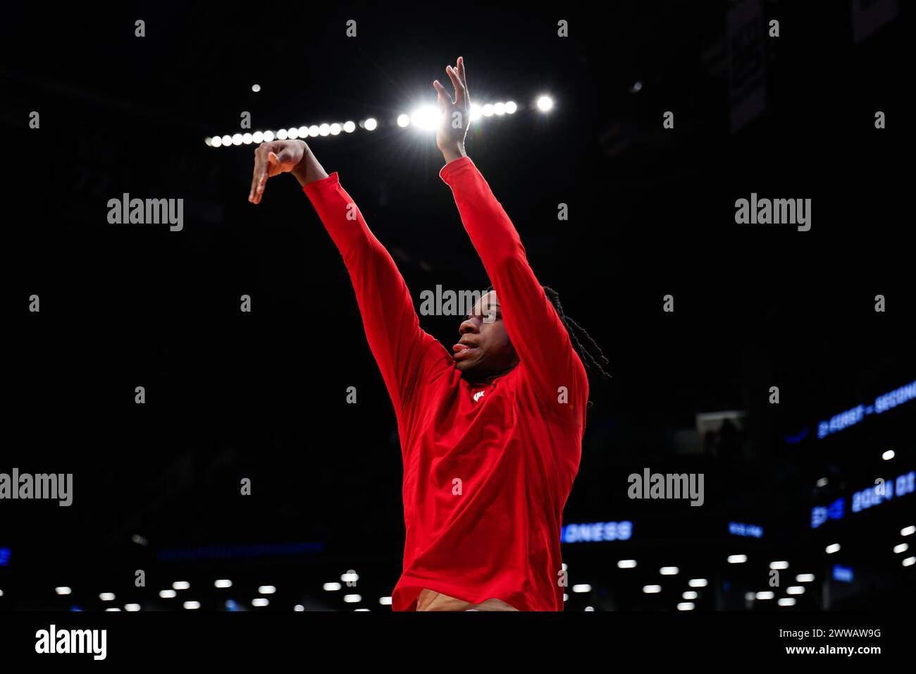 Brooklyn, NY, USA. 22nd Mar, 2024. Wisconsin Badgers guard John Blackwell (25) during warmups before the NCAA Men's March Madness Round One Tournament basketball game between the James Madison Dukes and the Wisconsin Badgers at the Barclays Center in Brooklyn, NY. Darren Lee/CSM/Alamy Live News Stock Photo