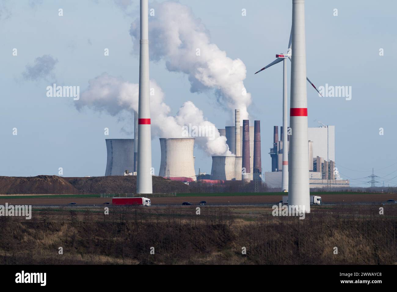 RWE Power AG Kraftwerk Neurath in Grevenbroich, North Rhine-Westphalia, Germany © Wojciech Strozyk / Alamy Stock Photo Stock Photo