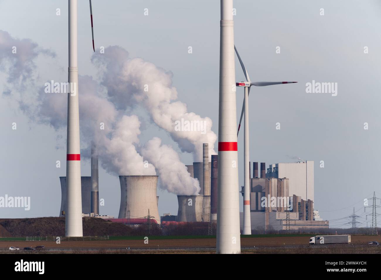 RWE Power AG Kraftwerk Neurath in Grevenbroich, North Rhine-Westphalia, Germany © Wojciech Strozyk / Alamy Stock Photo Stock Photo