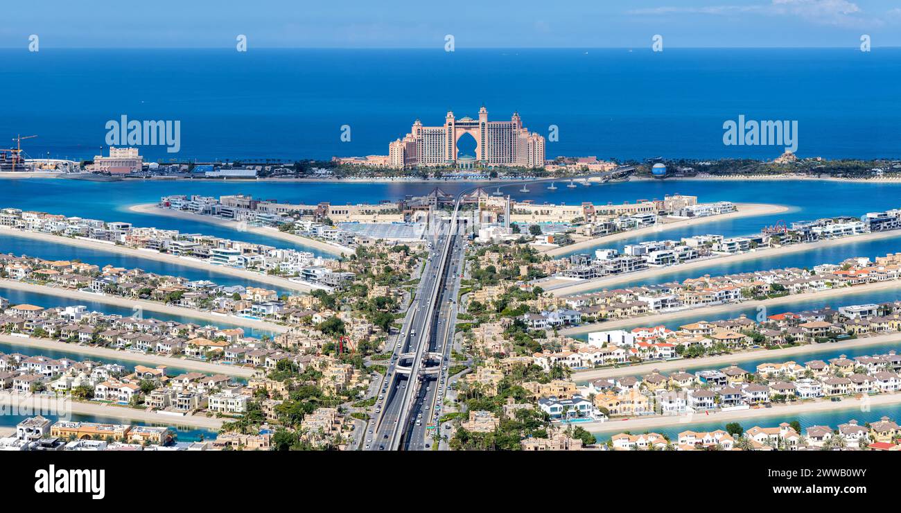 Dubai The Palm Jumeirah with Atlantis Hotel artificial island from above panorama luxury Stock Photo