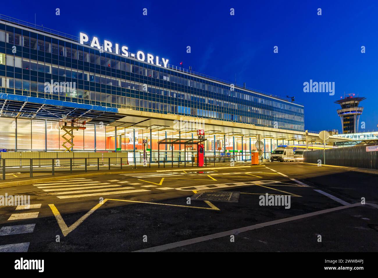 Aéroport paris orly 3 hires stock photography and images Alamy