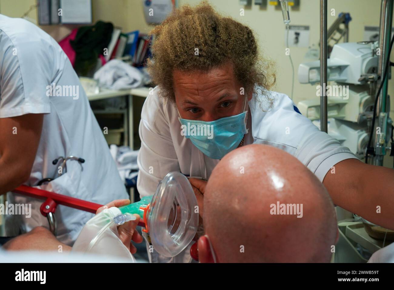 Patient in the shock ward in the intensive care unit of a university