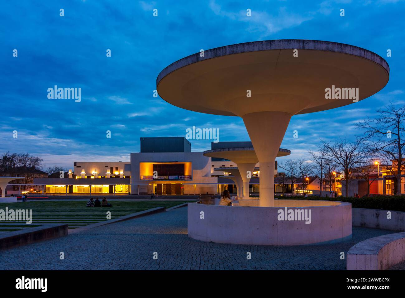 Darmstadt: Staatstheater Darmstadt (Darmstadt State Theatre), square ...