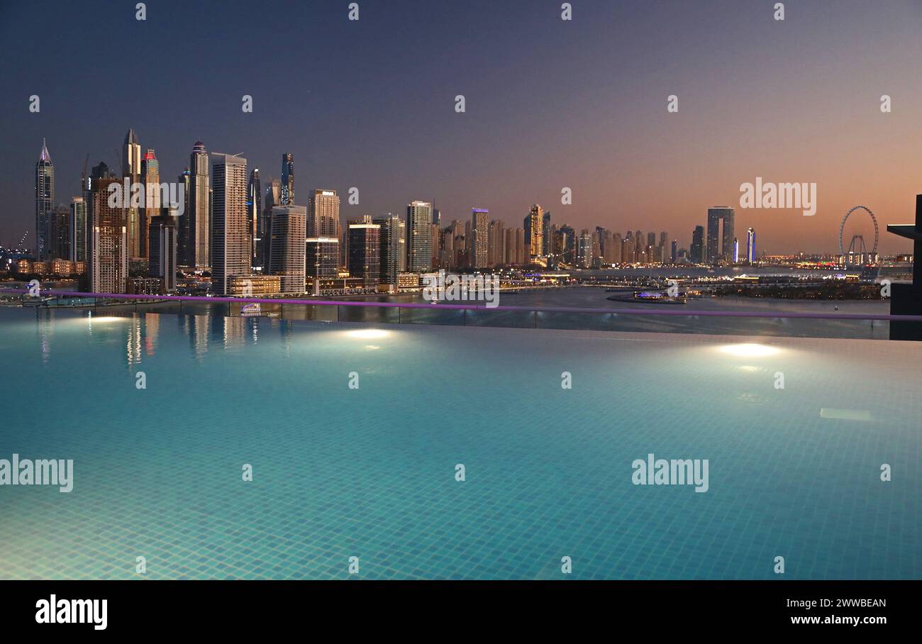 Luxury hotel Dubai Marina with infinity pool and spa access