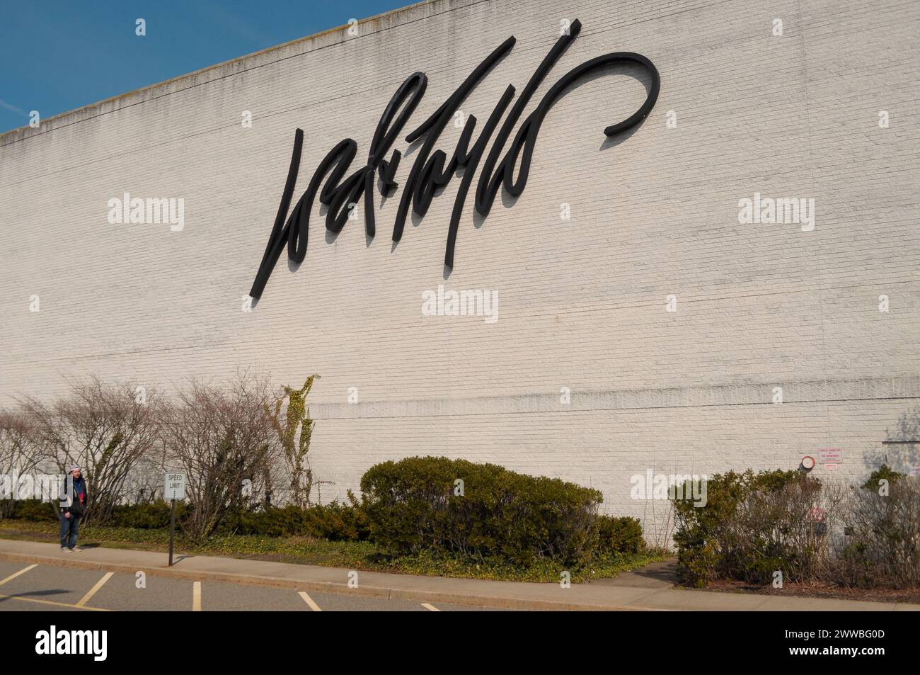 New York, United States. 22nd Mar, 2024. A permanently closed down Lord & Taylor store is seen in the neighborhood of Huntington Station in Suffolk County. Credit: SOPA Images Limited/Alamy Live News Stock Photo
