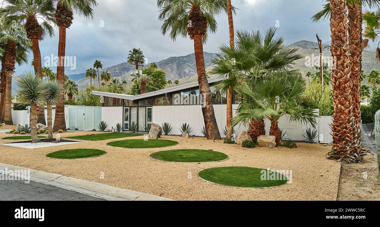 Palm Springs mid-century modern Stock Photo - Alamy