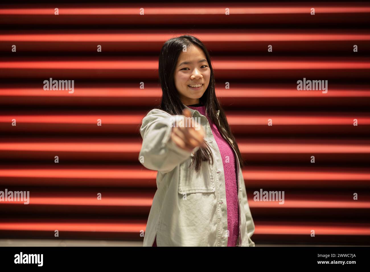 Minimalist shot young woman hi-res stock photography and images - Alamy