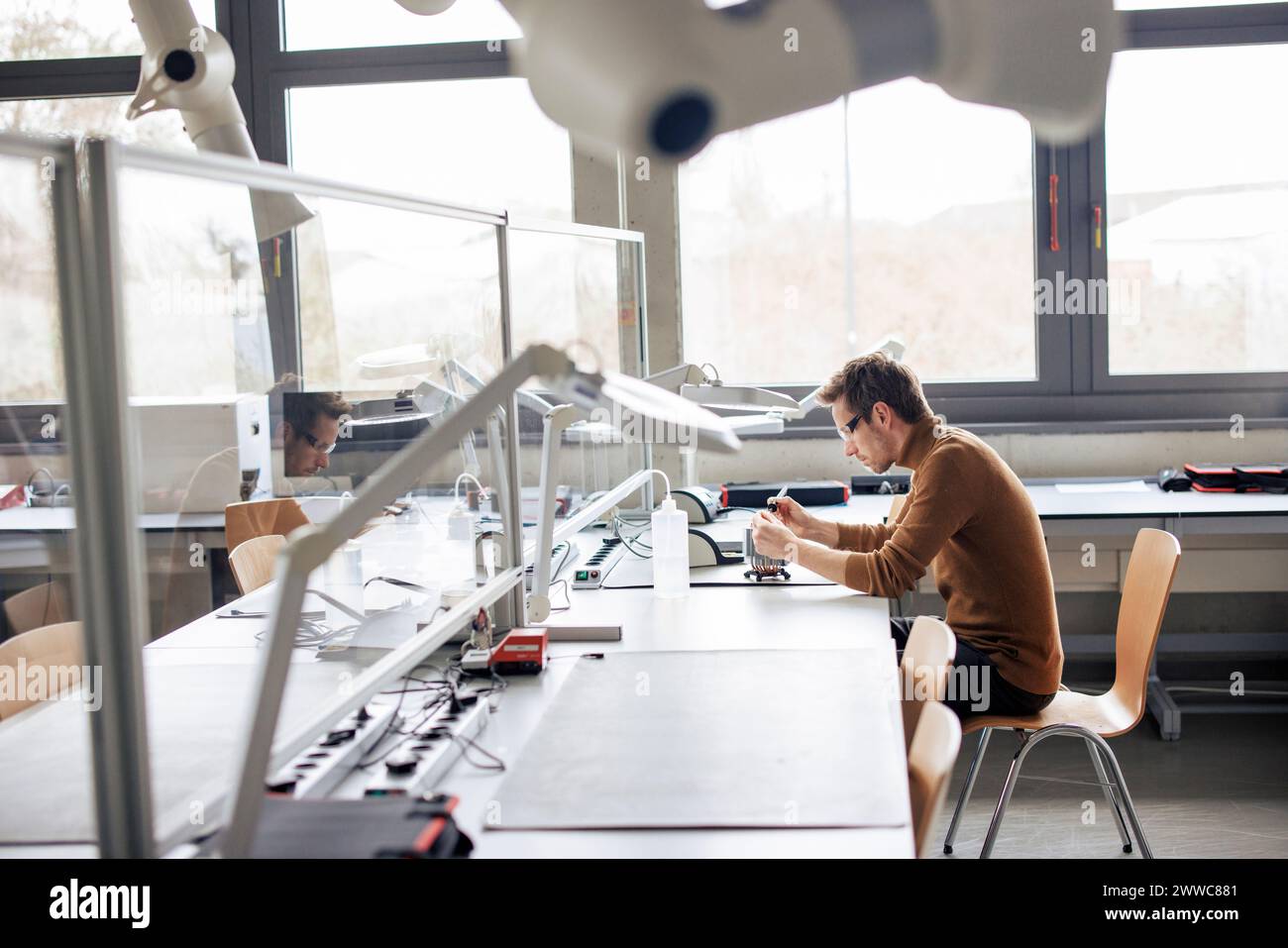 Sweaters workshop hi-res stock photography and images - Alamy