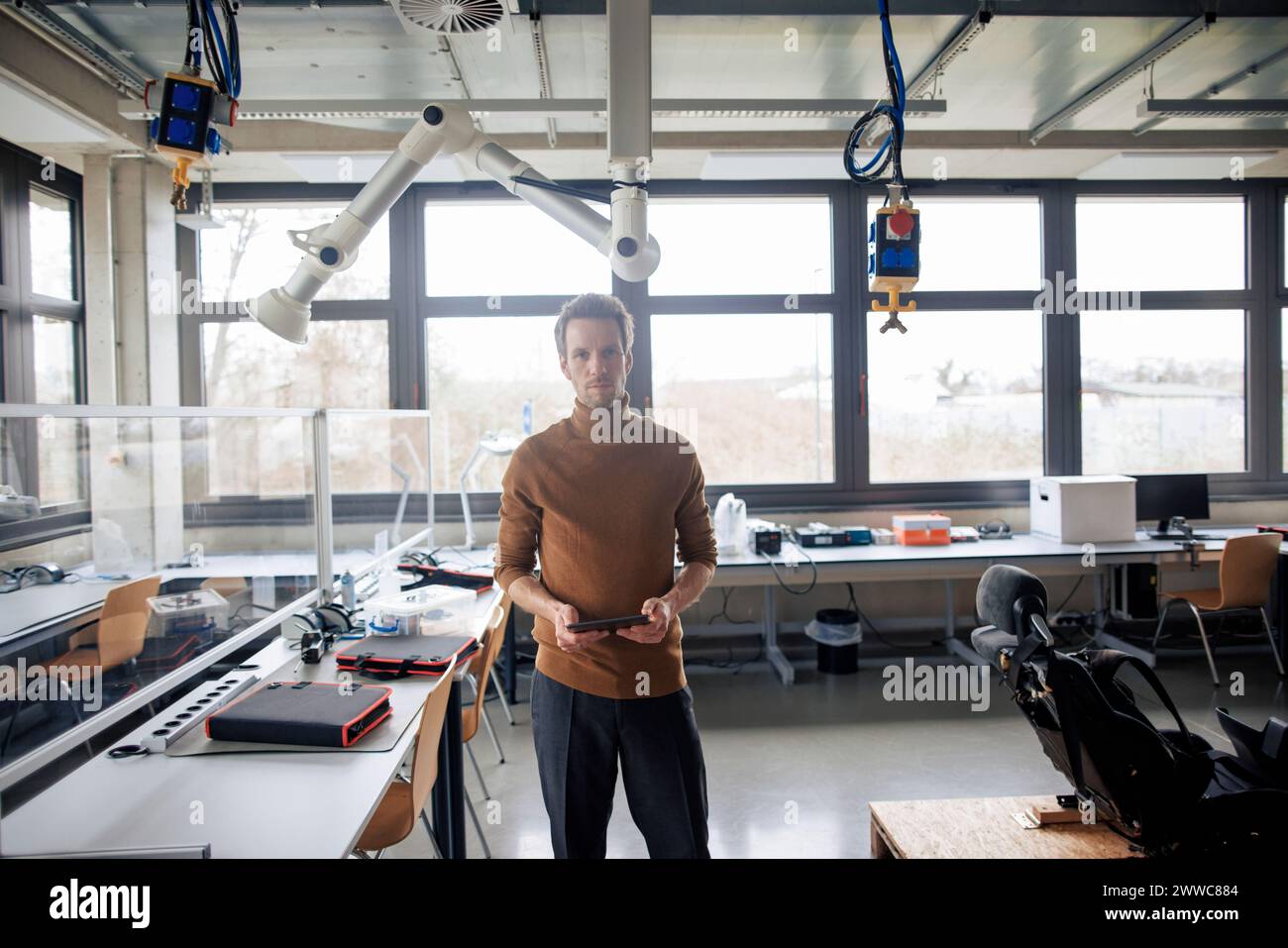 Sweaters workshop hi-res stock photography and images - Alamy