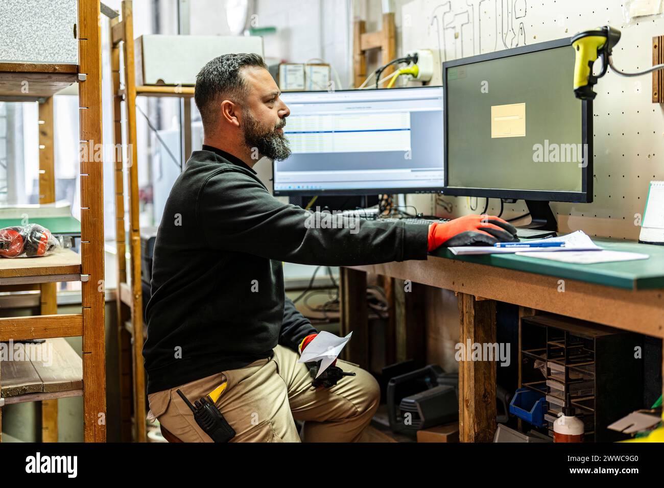 British Dispatch Computer Shipment connections hi-res stock photography and images - Alamy