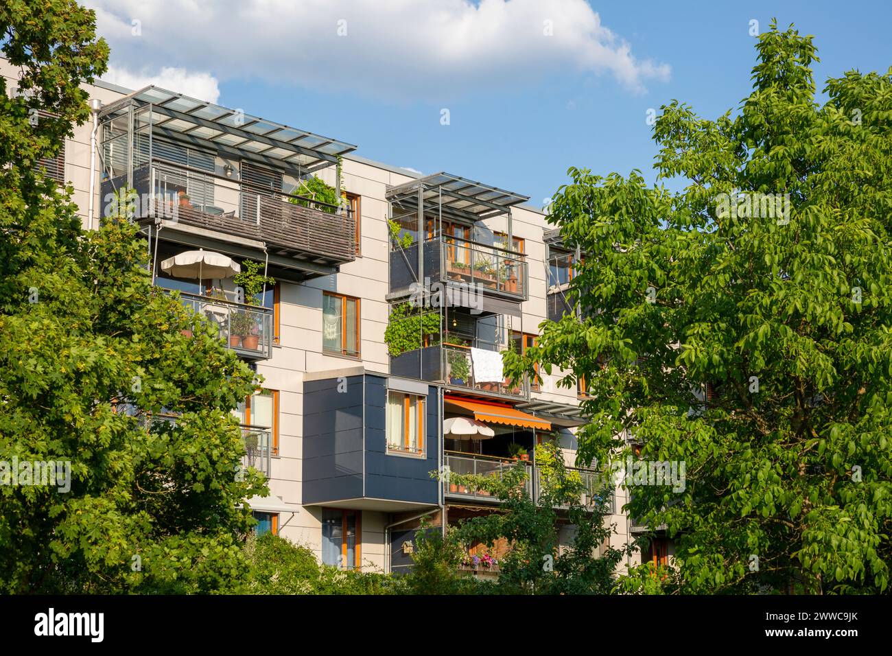 Green balconies hi-res stock photography and images - Alamy - Luxury Apartments Corner With Green Balcony