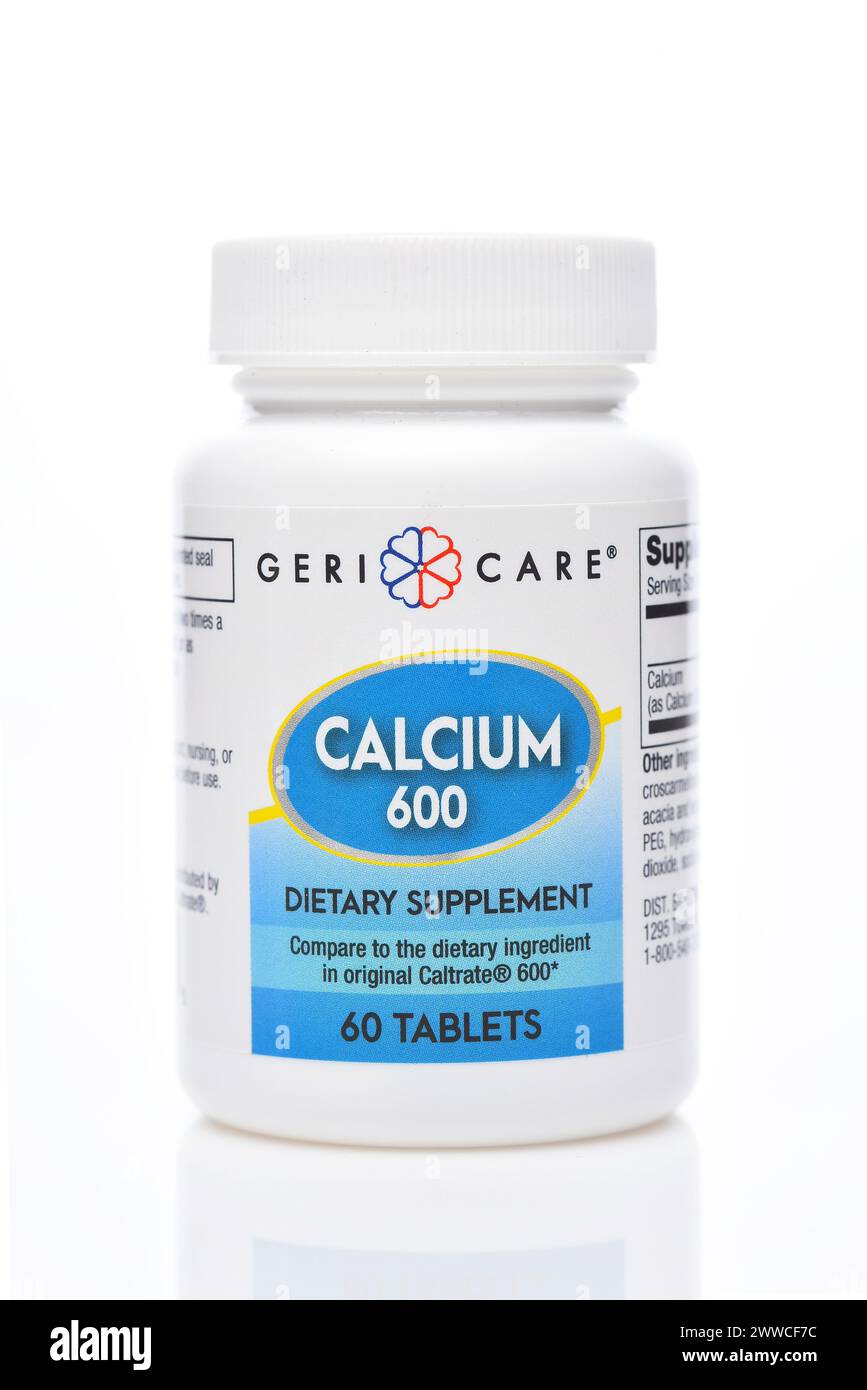 IRIVNE, CALIFORNIA - 21 MAR 2024: A bottle of Geri Care Calcium 600 Dietary Supplement Tablets. Stock Photo