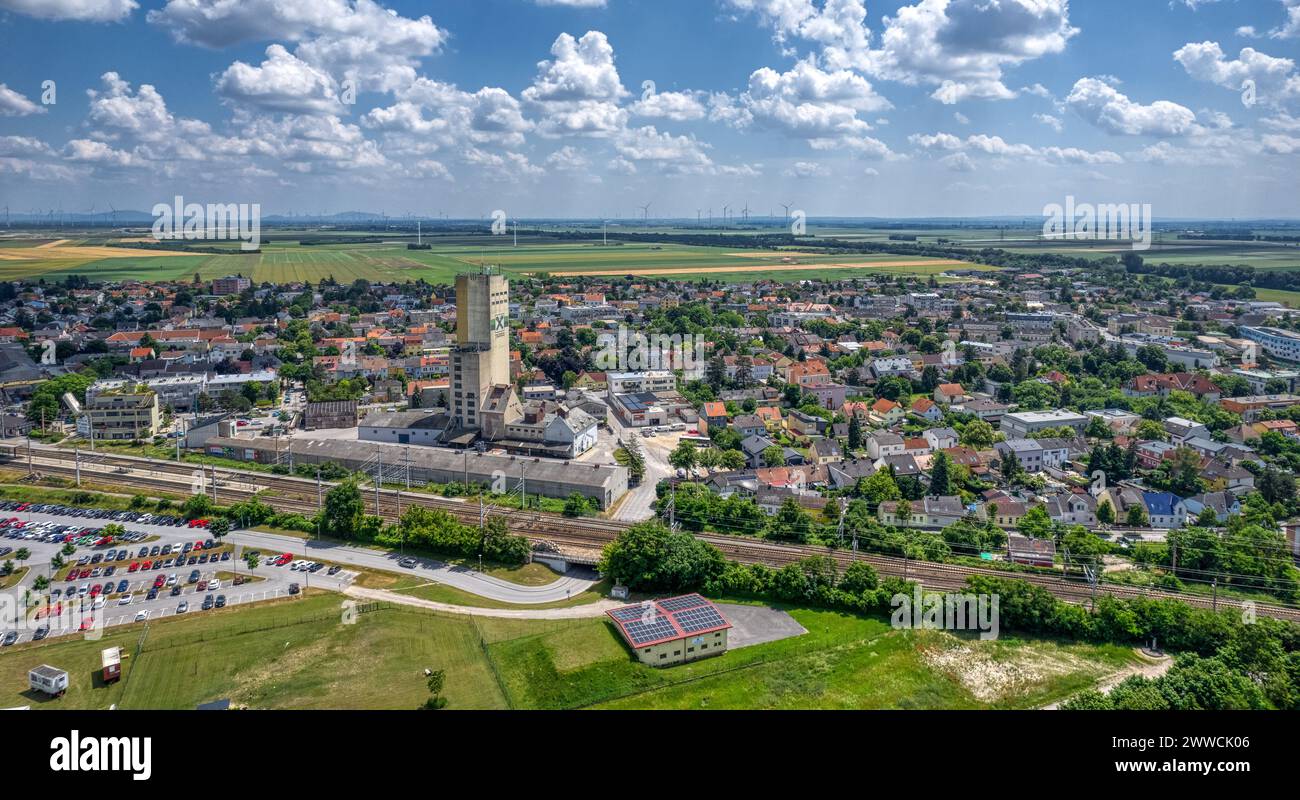 Luftbild Deutsch Wagram Bezirk Gänserndorf, Niederösterreich, Austria, Weinviertel, Luftaufnahme Stock Photo