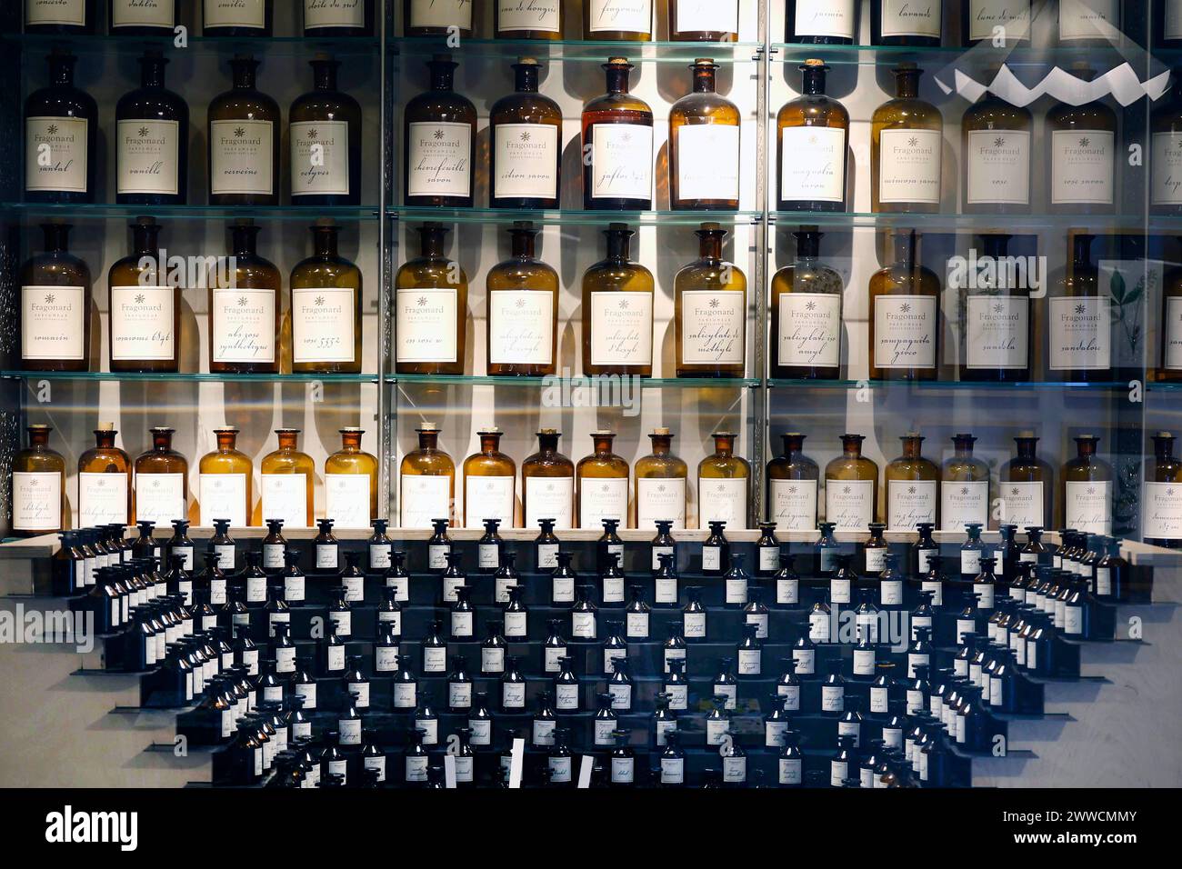 Parfum labor hi-res stock photography and images