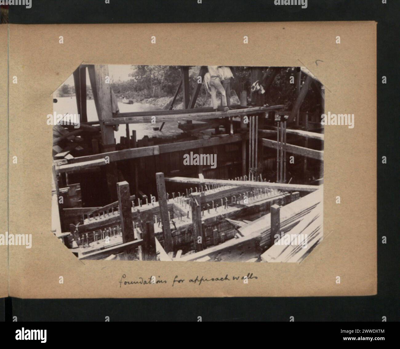 The 1910 approach hi-res stock photography and images - Alamy