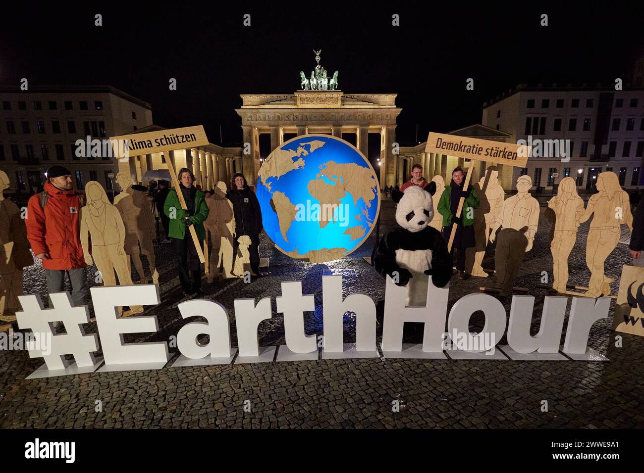 30 years of wwf hi-res stock photography and images - Alamy