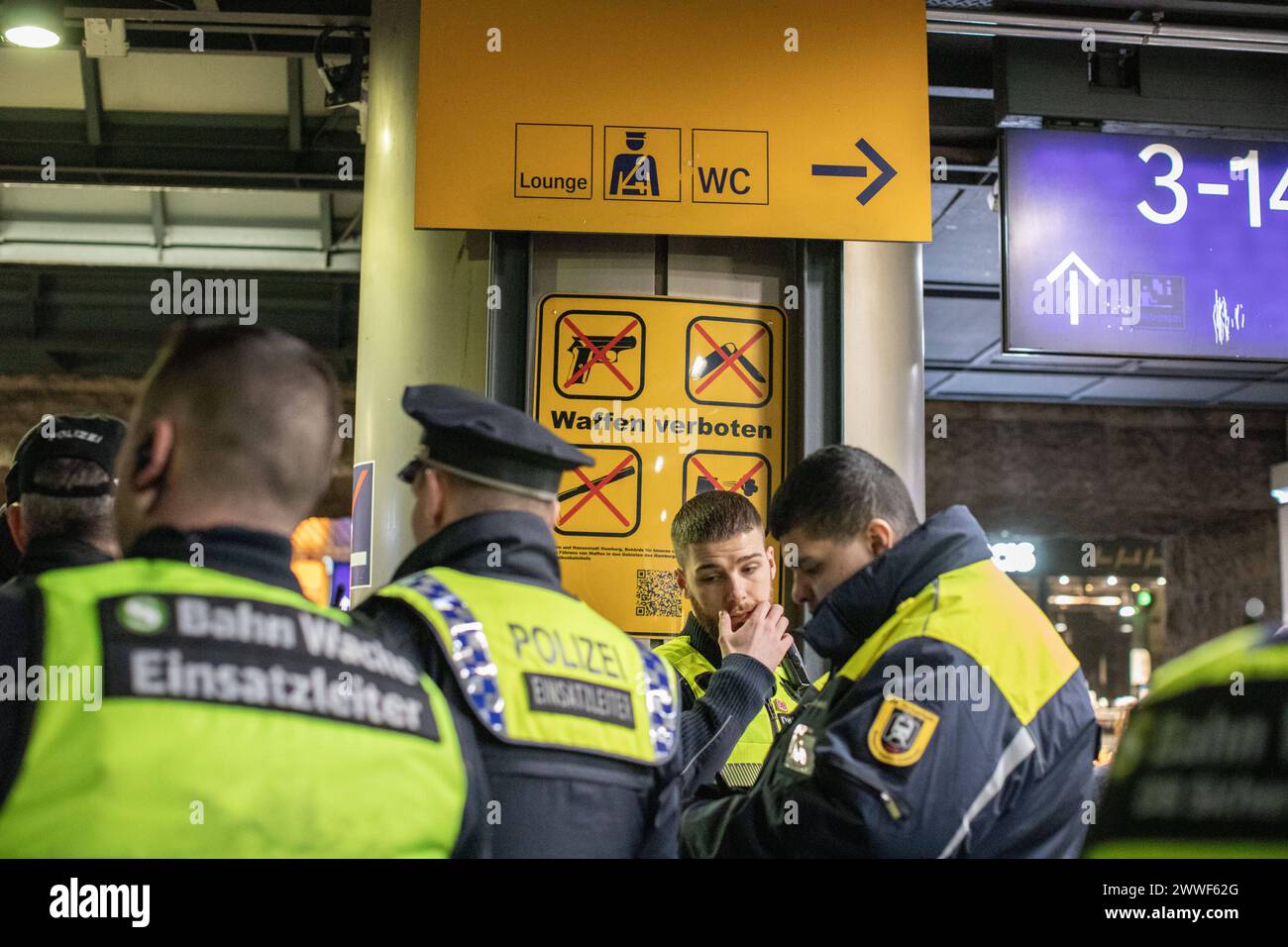 Die Bundespolizei Hat Zusammen Mit Der Landespolizei, DB Sicherheit Und ...