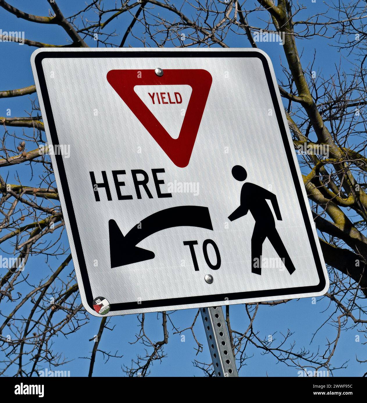 Yield sign california hi-res stock photography and images