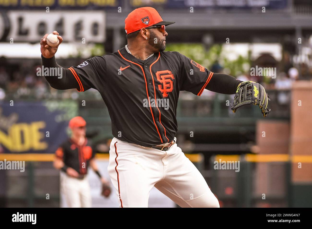 San Francisco Giants third baseman Pablo Sandoval (48) warms up before
