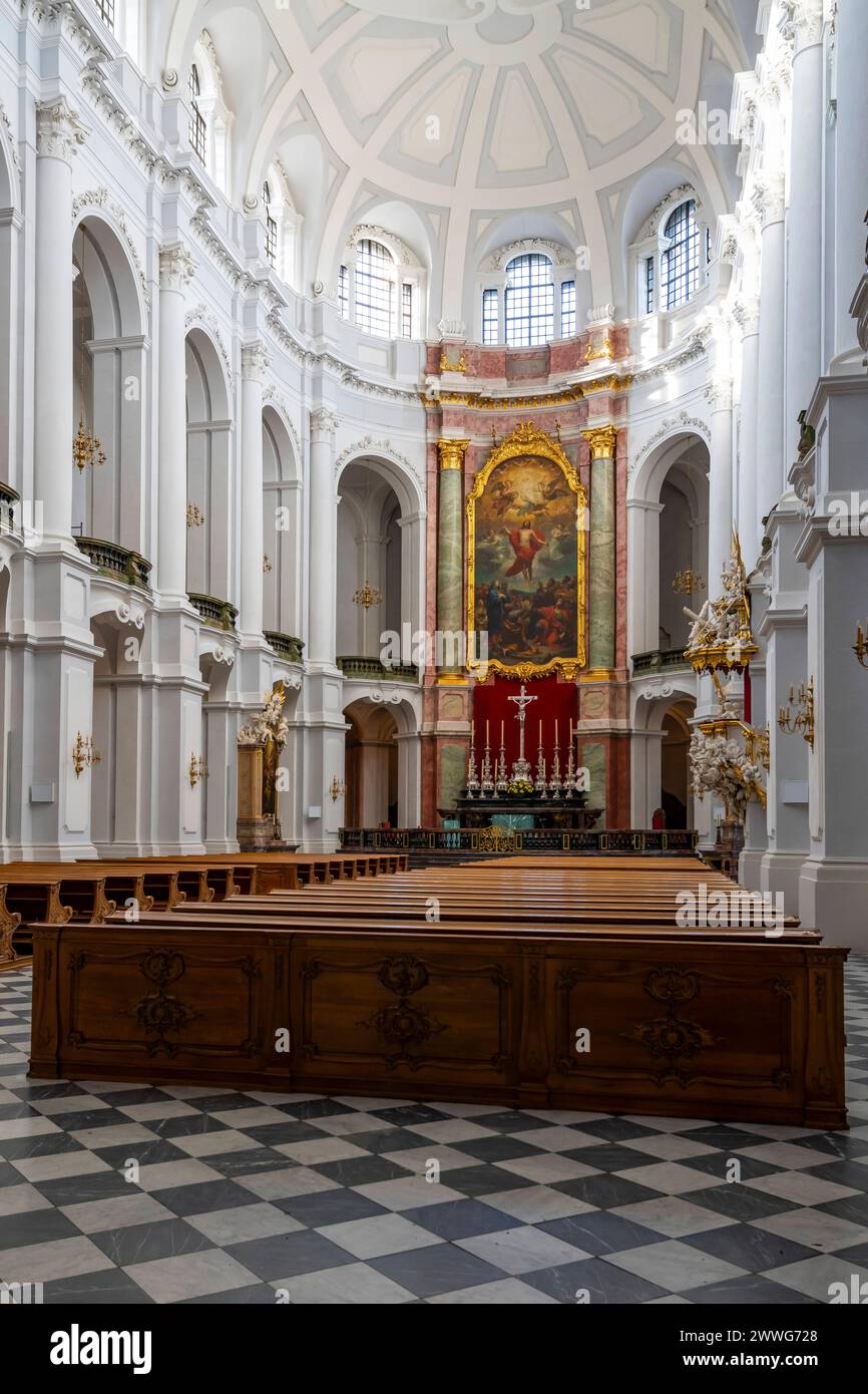 Innenansicht Kathedrale St. Trinitatis, Altar, Kirchenschiff, Dresden, Freistaat Sachsen, Deutschland mcpins *** Interior view of St. Trinitatis Cathe Stock Photo