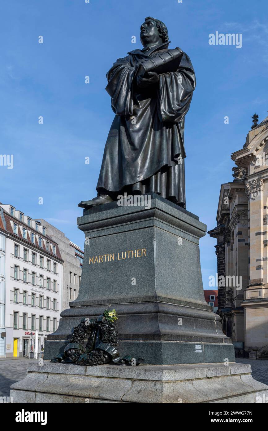 Martin-Luther-Denkmal vor der Frauenkirche am Neumarkt, Dresden, Freistaat Sachsen, Deutschland mcpins *** Martin Luther monument in front of the Frau Stock Photo