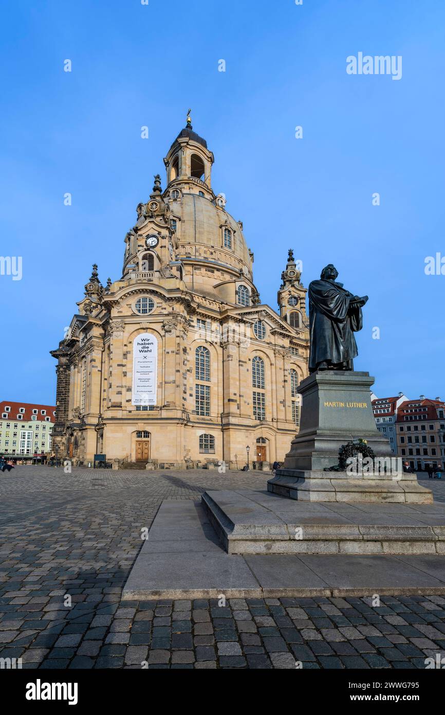 Martin-Luther-Denkmal vor der Frauenkirche am Neumarkt, Dresden, Freistaat Sachsen, Deutschland mcpins *** Martin Luther monument in front of the Frau Stock Photo