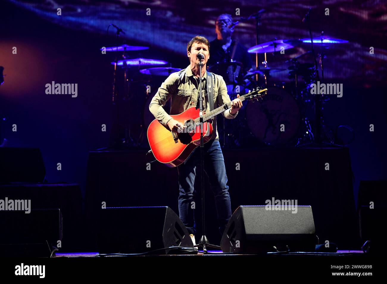 James Blunt Live Bei Einem Konzert Seiner Who We Used To Be Tour In james-blunt-live-bei-einem-konzert-seiner-who-we-used-to-be-tour-in