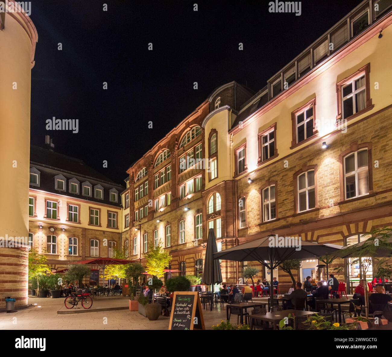 Trier: house Posthof, open air restaurant in Mosel, Rheinland-Pfalz, Rhineland-Palatinate, Germany Stock Photo