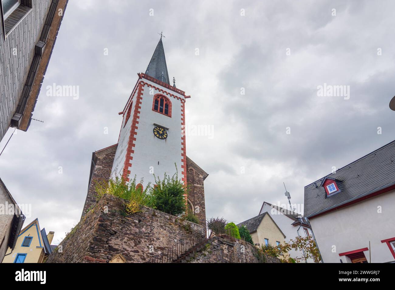Bruttig-Fankel: church St. Margaretha in Bruttig in Mosel, Rheinland-Pfalz, Rhineland-Palatinate, Germany Stock Photo