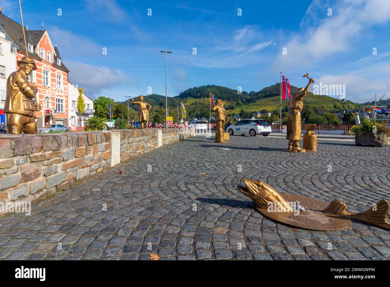 Alf: Traffic roundabout with sculptures by the artist Turgut Gül in Mosel, Rheinland-Pfalz, Rhineland-Palatinate, Germany Stock Photo