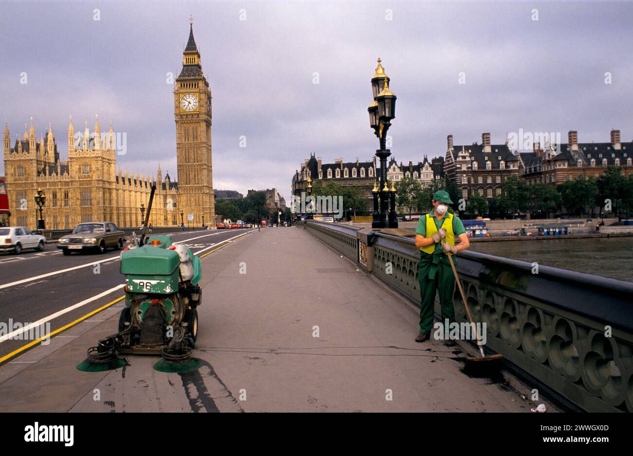 1990s london street hi-res stock photography and images - Alamy