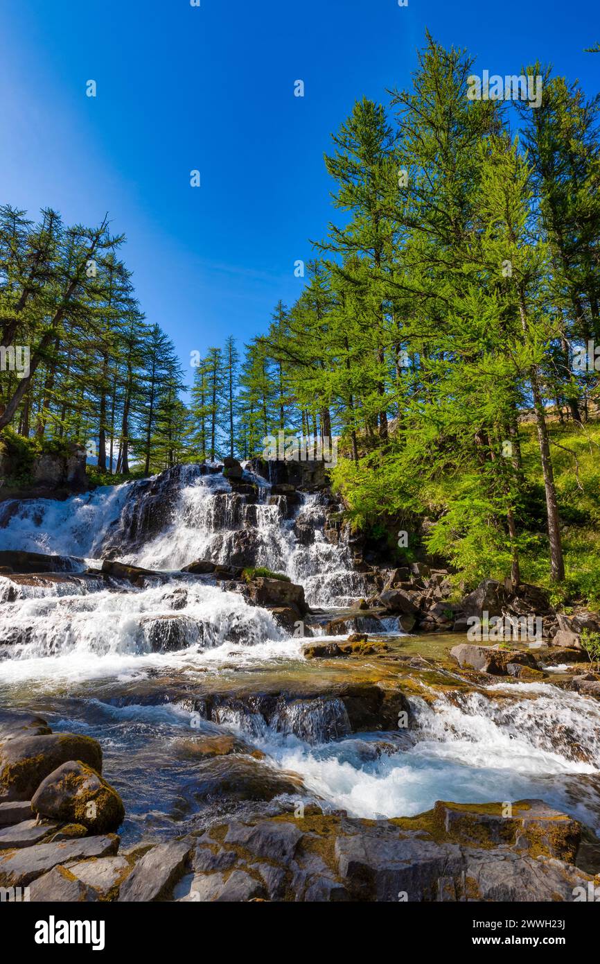 Cascade de foncouverte hi-res stock photography and images - Alamy