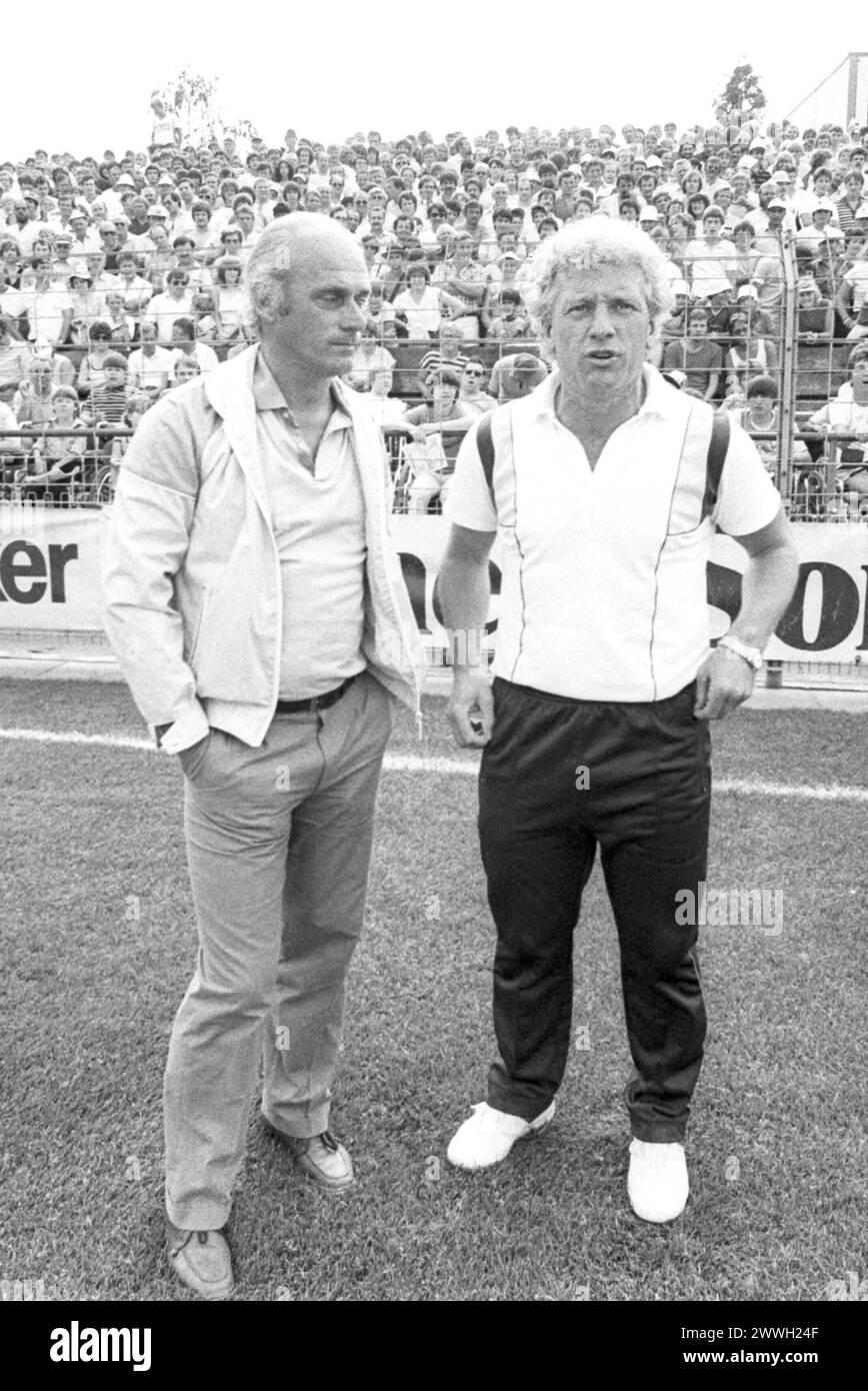 Trainer und spieler Black and White Stock Photos &amp; Images - Alamy