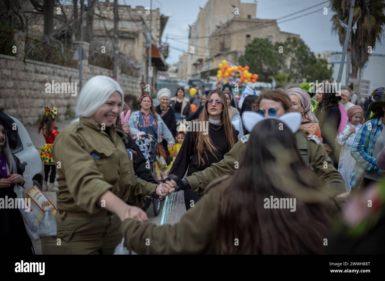 Hebron, Palestinian Territories. 24th Mar, 2024. Israeli soldiers dance ...