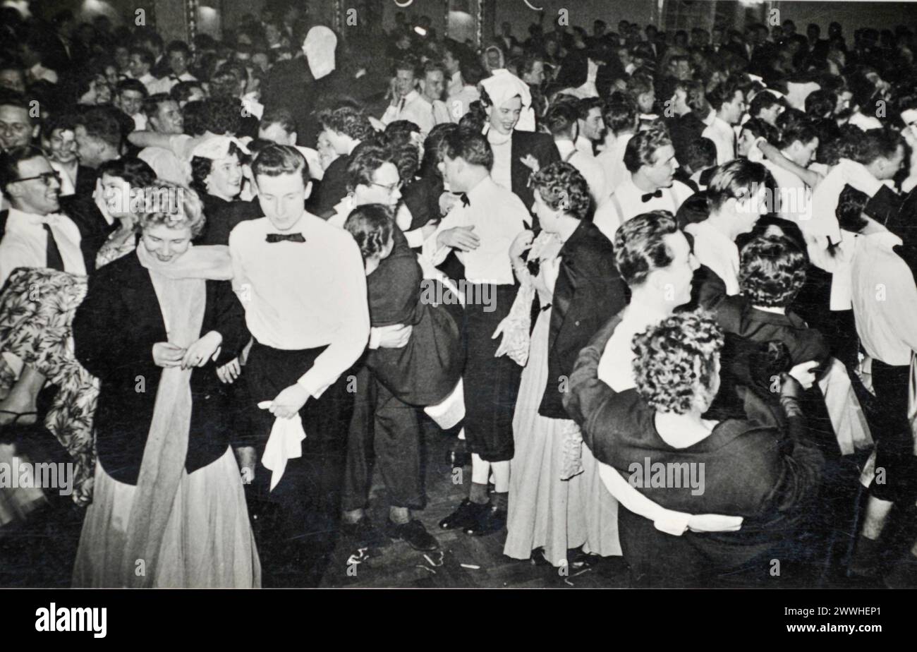 1950s party women hi-res stock photography and images - Alamy