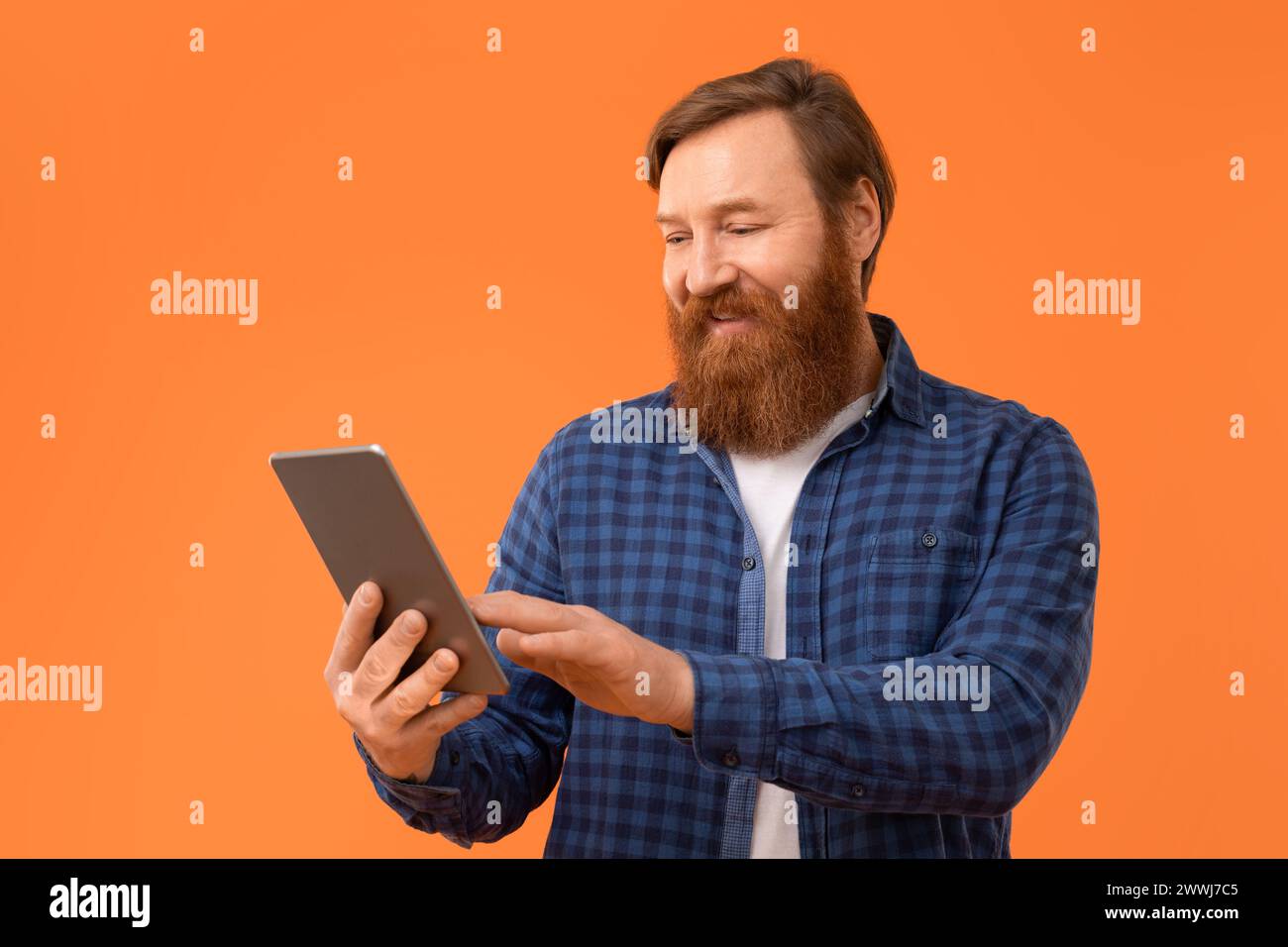 Red hair and beard hi-res stock photography and images - Alamy