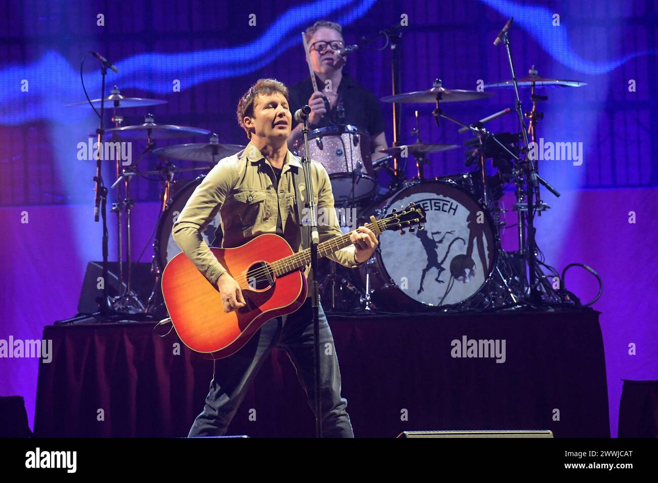 James Blunt live bei einem Konzert seiner Who We Used to Be -Tour in der ZAG Arena. 23.03.2024 *** James Blunt live at a concert of his Who We Used to Be Tour at the ZAG Arena 23 03 2024 Foto:xN.xHeuselx/xFuturexImagex blunt 4394 Stock Photo