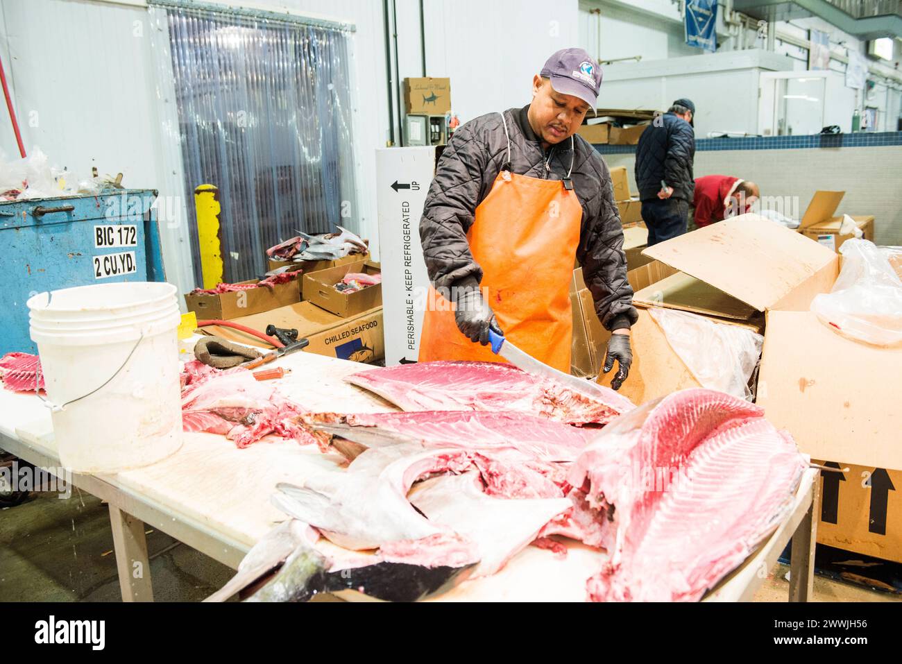 preparing-and-packing-new-york-city-usa-wholesale-market-stall