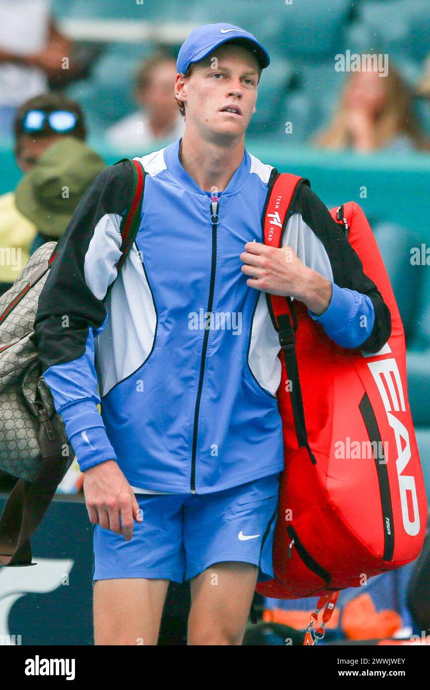 Miami Gardens, Florida, USA. 24th Mar, 2024. Jannick Sinner (ITA) walks off the court during a rain delay during the third round of men's singles at the 2024 Miami Open presented by Itau at Hard Rock Stadium. (Credit Image: © Debby Wong/ZUMA Press Wire) EDITORIAL USAGE ONLY! Not for Commercial USAGE! Credit: ZUMA Press, Inc./Alamy Live News Stock Photo